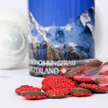 Swiss Keramiktasse mit Btl Schokoperlen � 150g