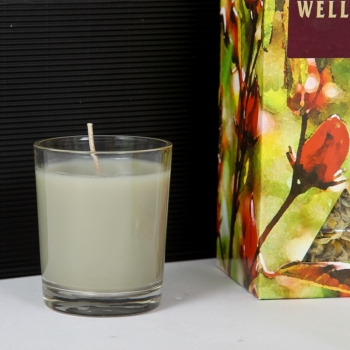 Wellness-Geschenkset mit Duftkerze, Room-Aroma, Kr�utertee